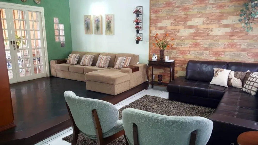 Sobrado, 3 quartos, 296 m² - Foto 1