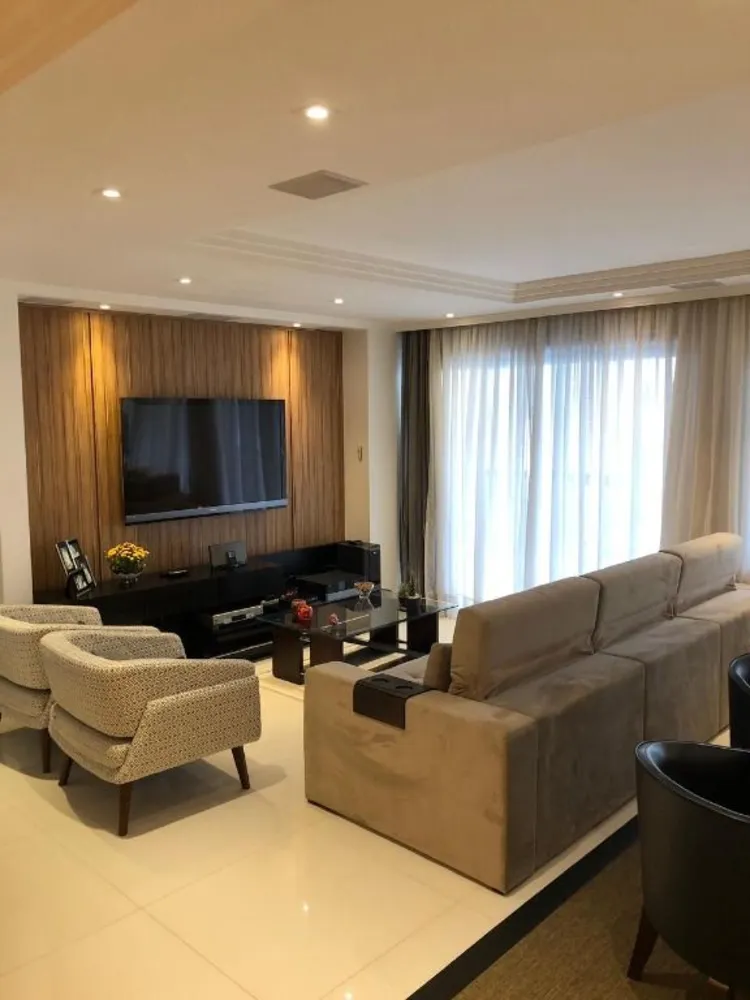 Apartamento, 3 quartos, 210 m² - Foto 2