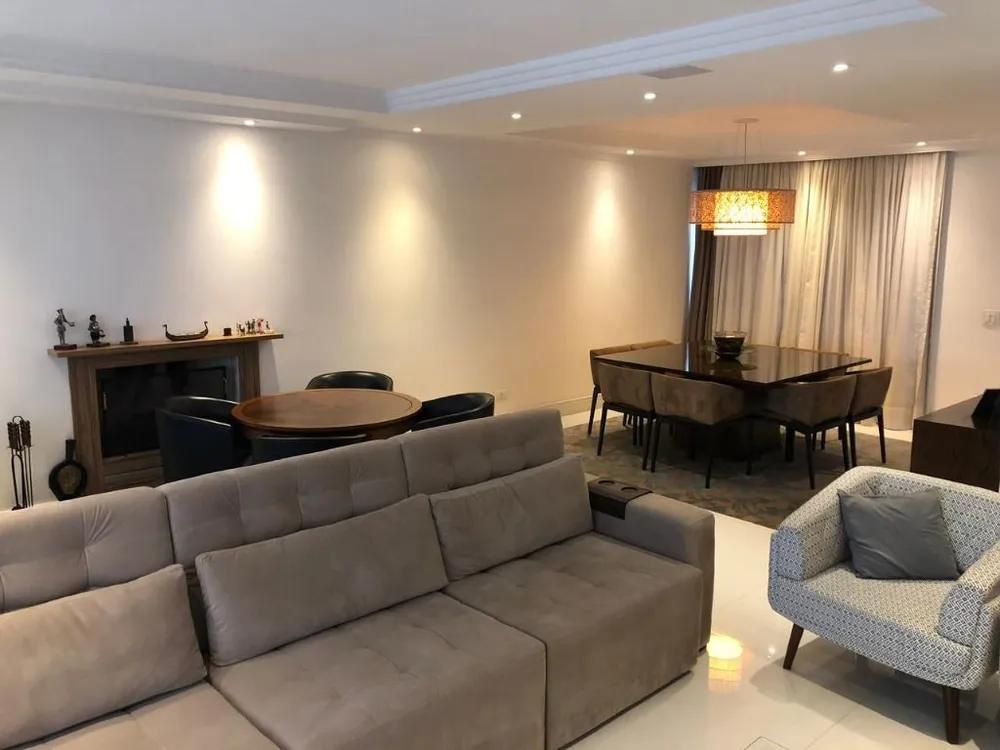 Apartamento, 3 quartos, 210 m² - Foto 1