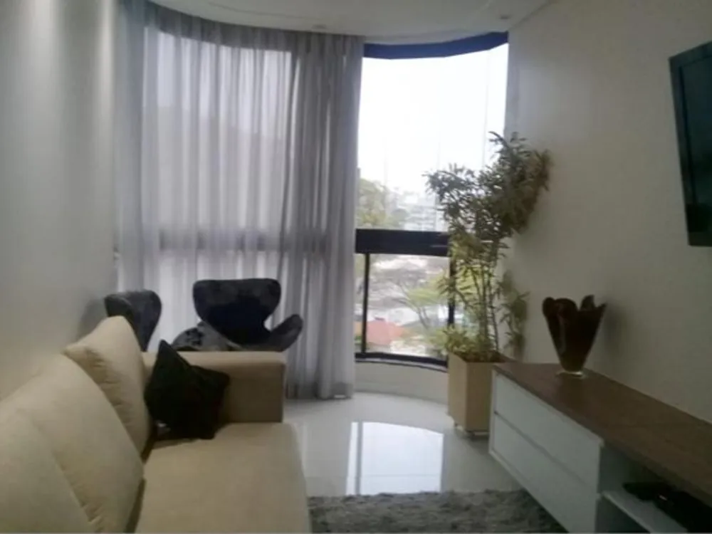 Cobertura, 3 quartos, 214 m² - Foto 2