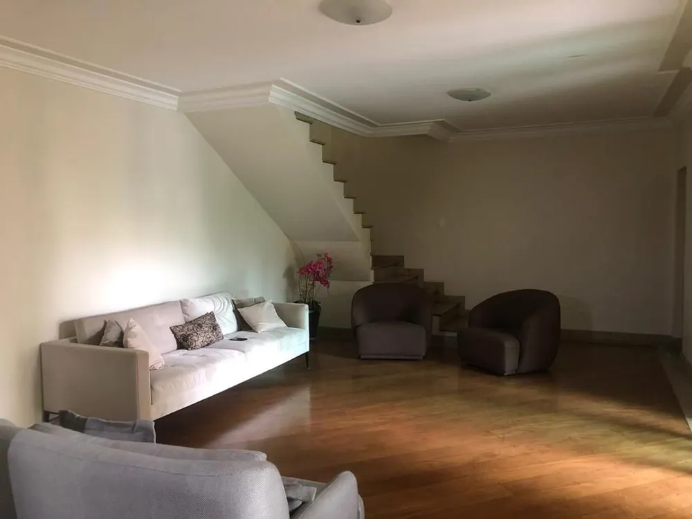 Sobrado, 3 quartos, 345 m² - Foto 1