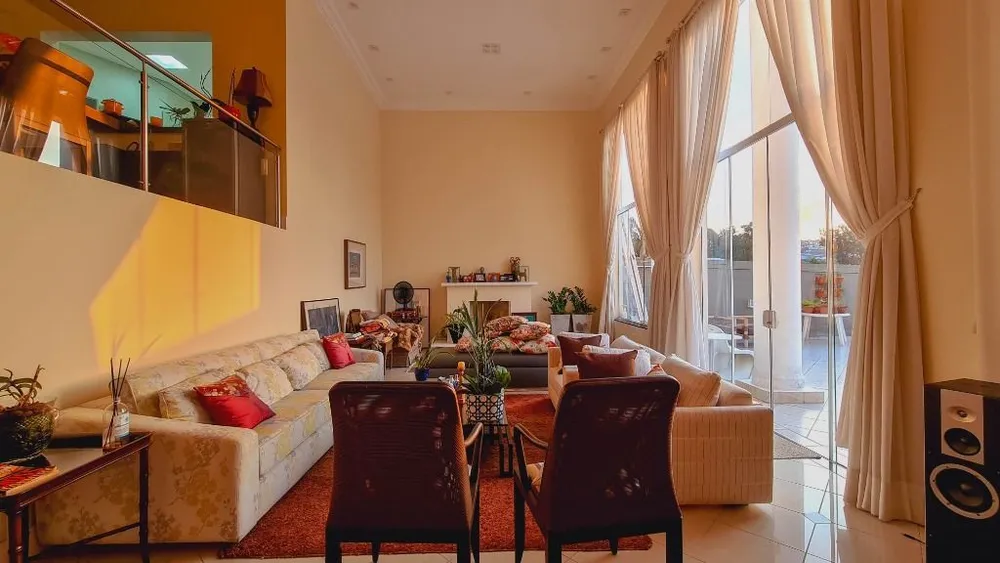 Sobrado, 3 quartos, 370 m² - Foto 1