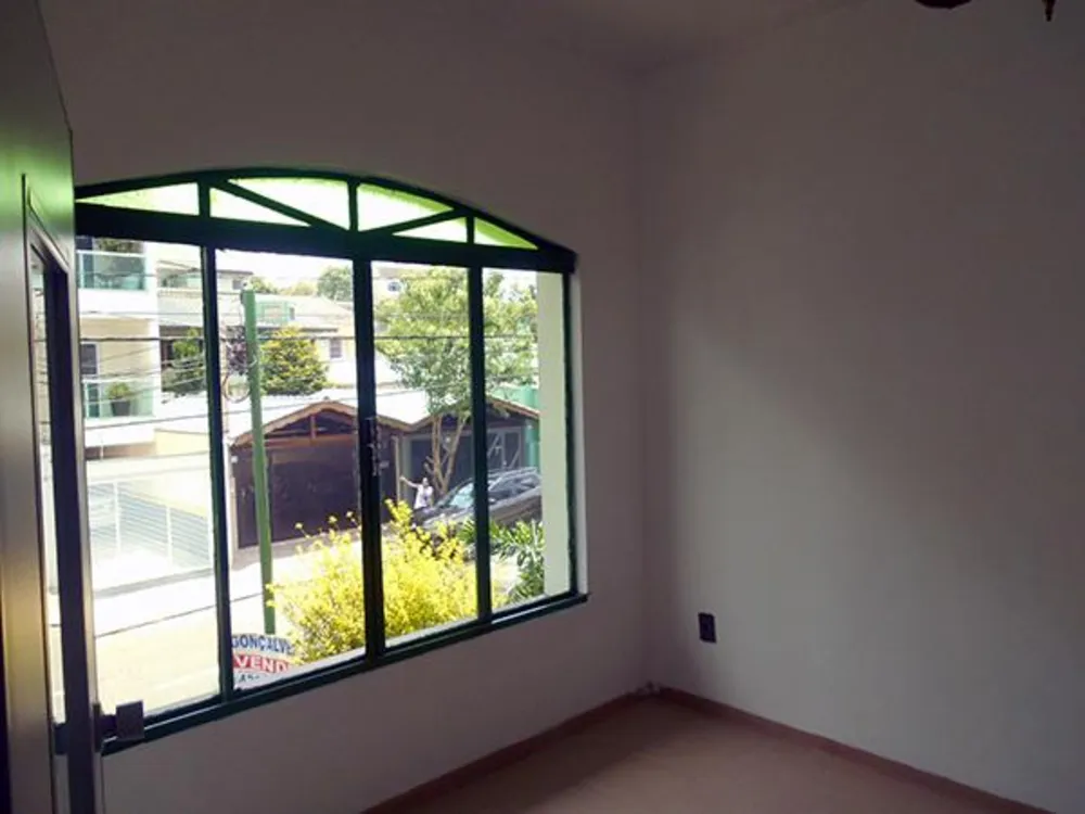 Sobrado, 4 quartos, 240 m² - Foto 1