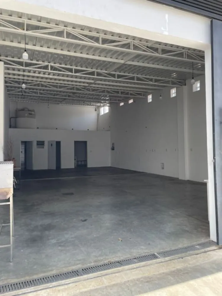 Depósito-Galpão, 168 m² - Foto 1