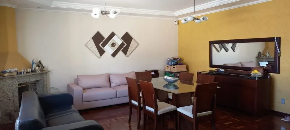 Casa, 3 quartos, 261 m² - Foto 1