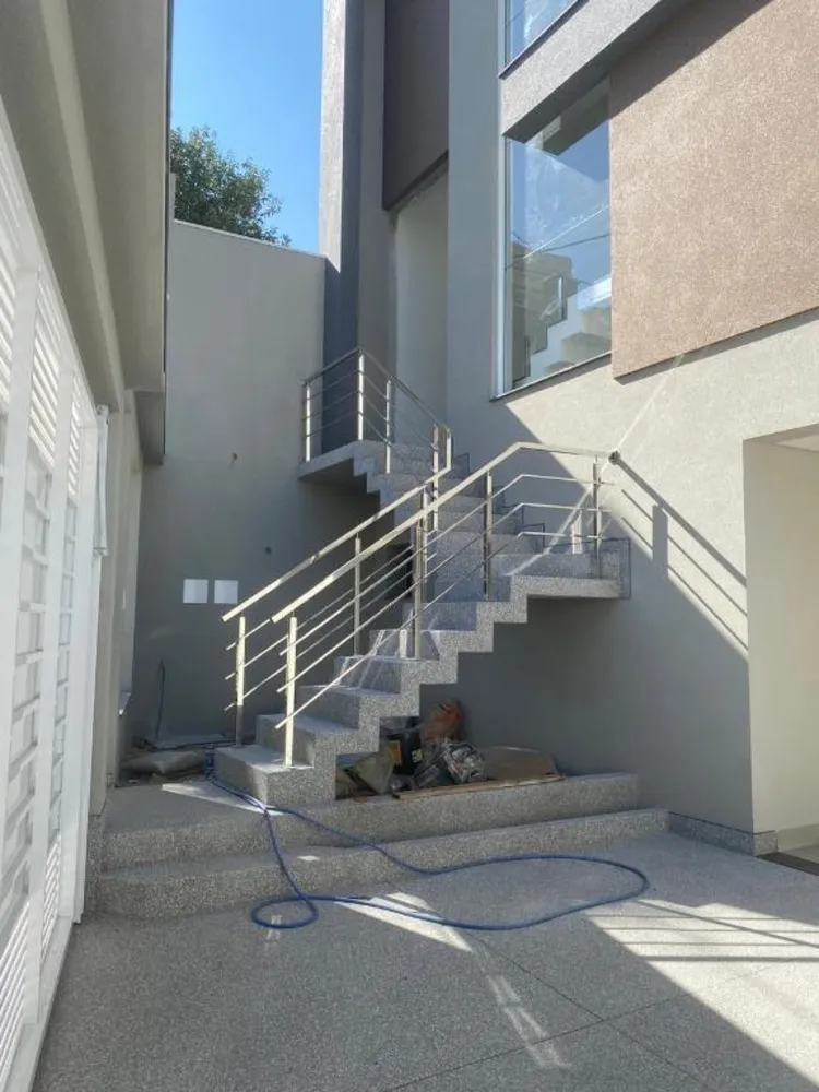 Sobrado, 3 quartos, 272 m² - Foto 2