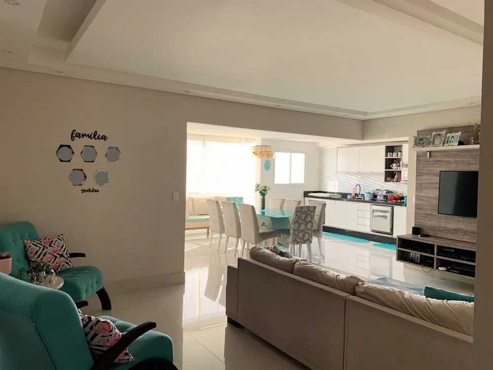 Apartamento, 3 quartos, 130 m² - Foto 1