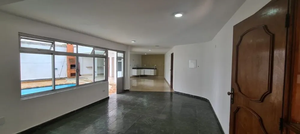 Casa, 3 quartos, 210 m² - Foto 1
