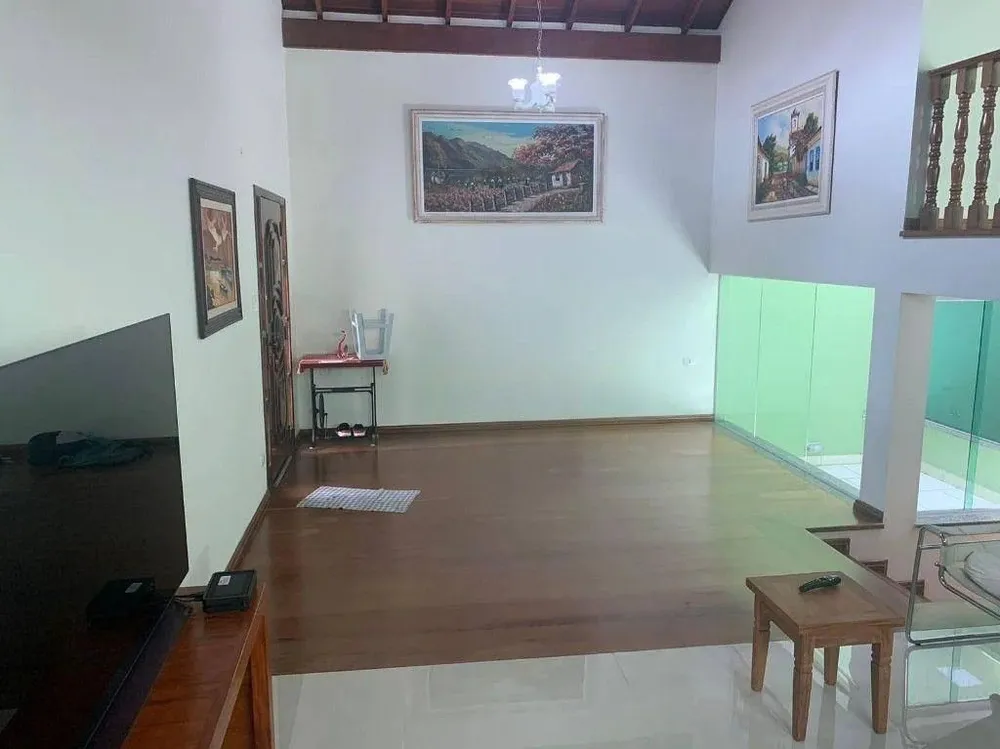 Sobrado, 3 quartos, 328 m² - Foto 1