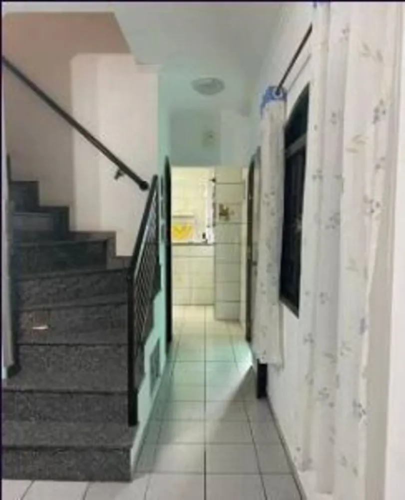 Sobrado, 3 quartos, 215 m² - Foto 2