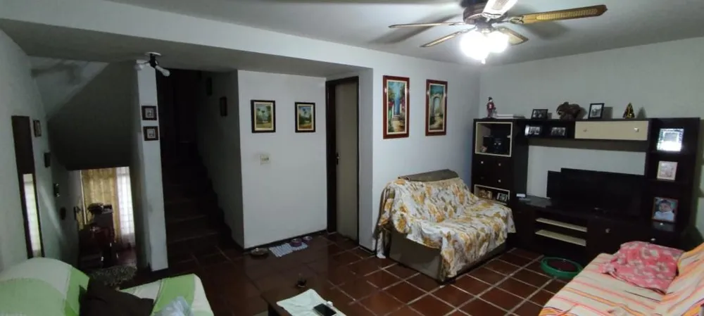Casa, 4 quartos, 220 m² - Foto 2