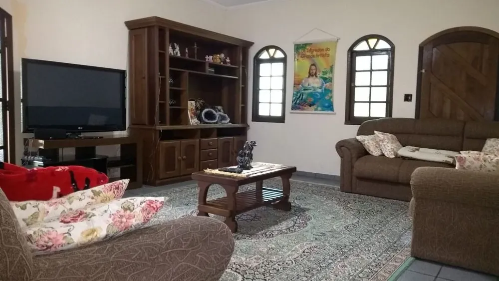 Chácara, 4 quartos, 1261 m² - Foto 2