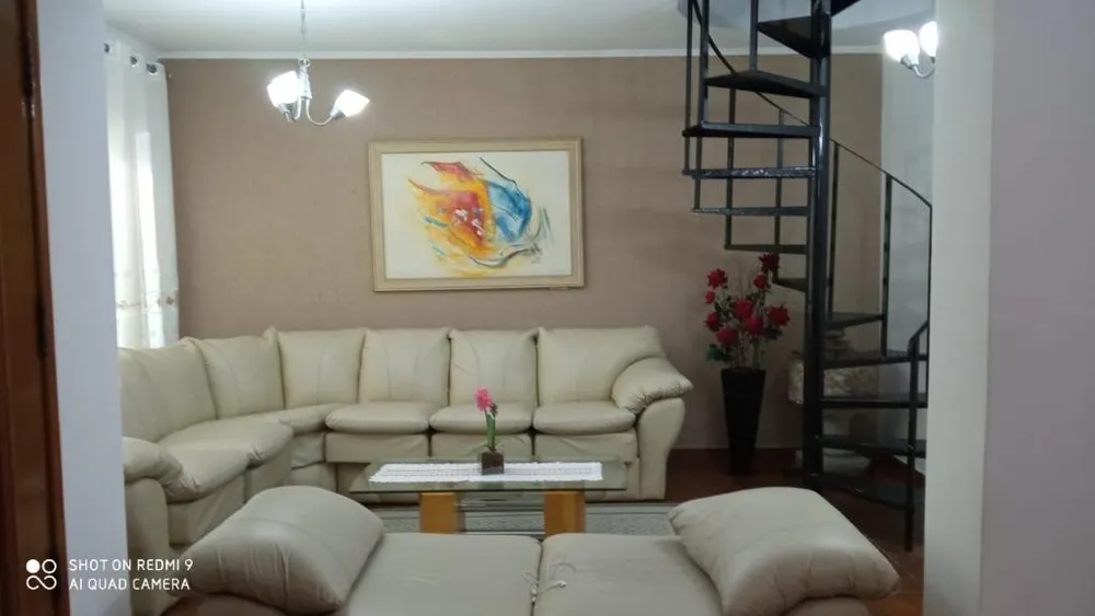 Sobrado, 3 quartos, 352 m² - Foto 1