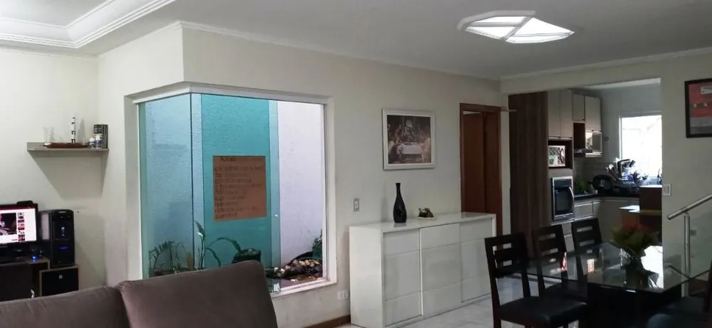 Sobrado, 3 quartos, 243 m² - Foto 1
