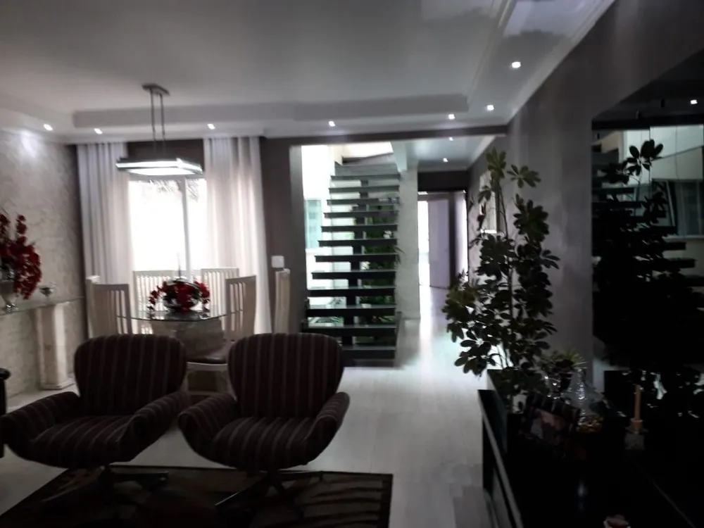 Sobrado, 3 quartos, 226 m² - Foto 2