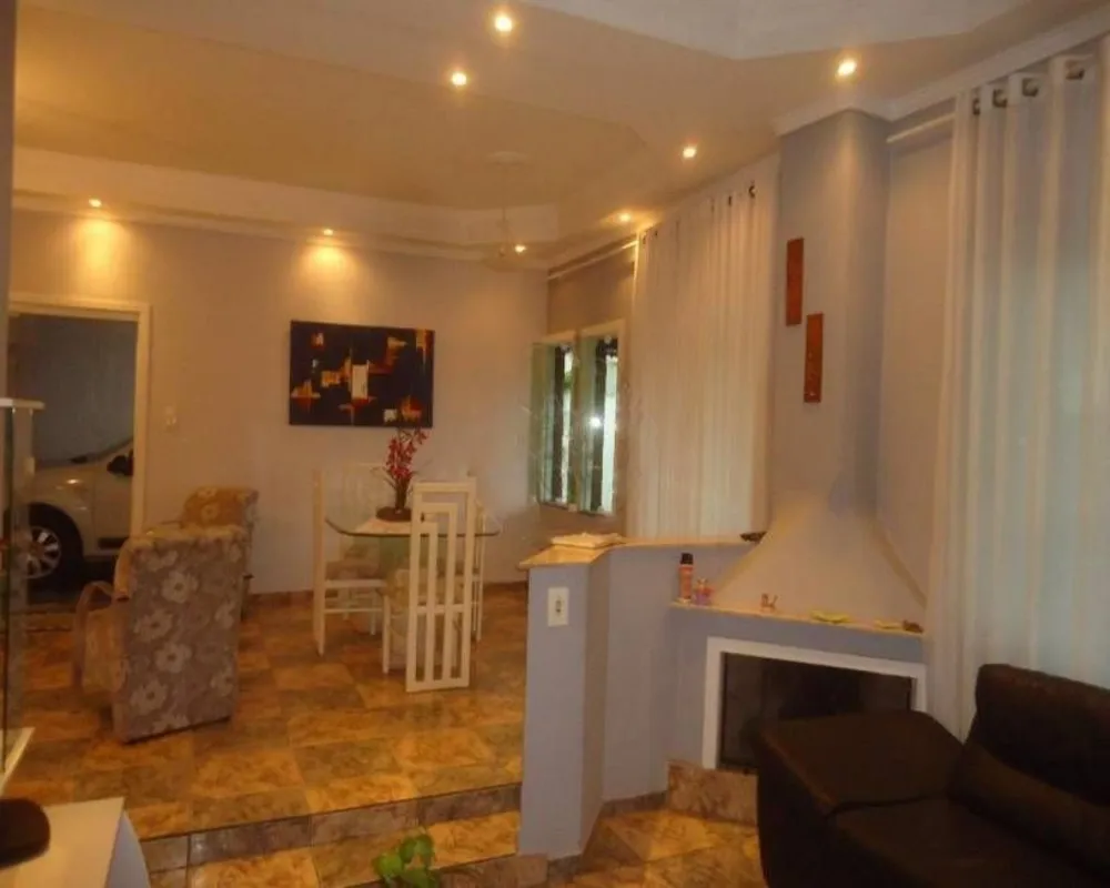 Casa, 3 quartos, 220 m² - Foto 2