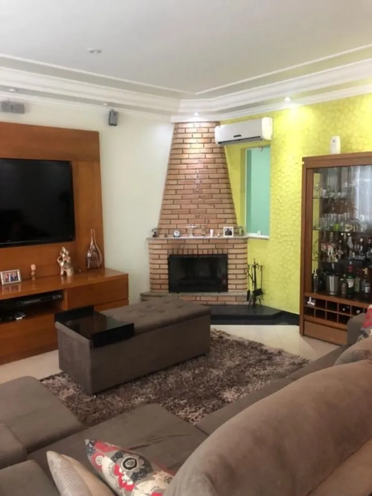 Sobrado, 3 quartos, 243 m² - Foto 1