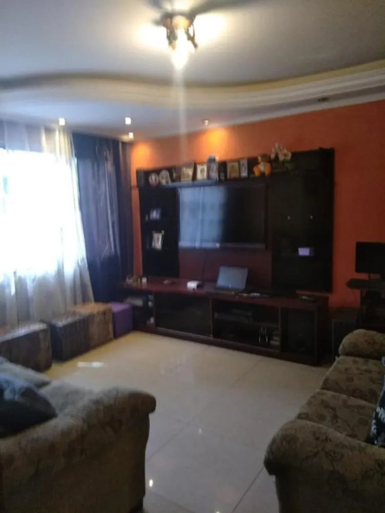 Casa, 3 quartos, 224 m² - Foto 2