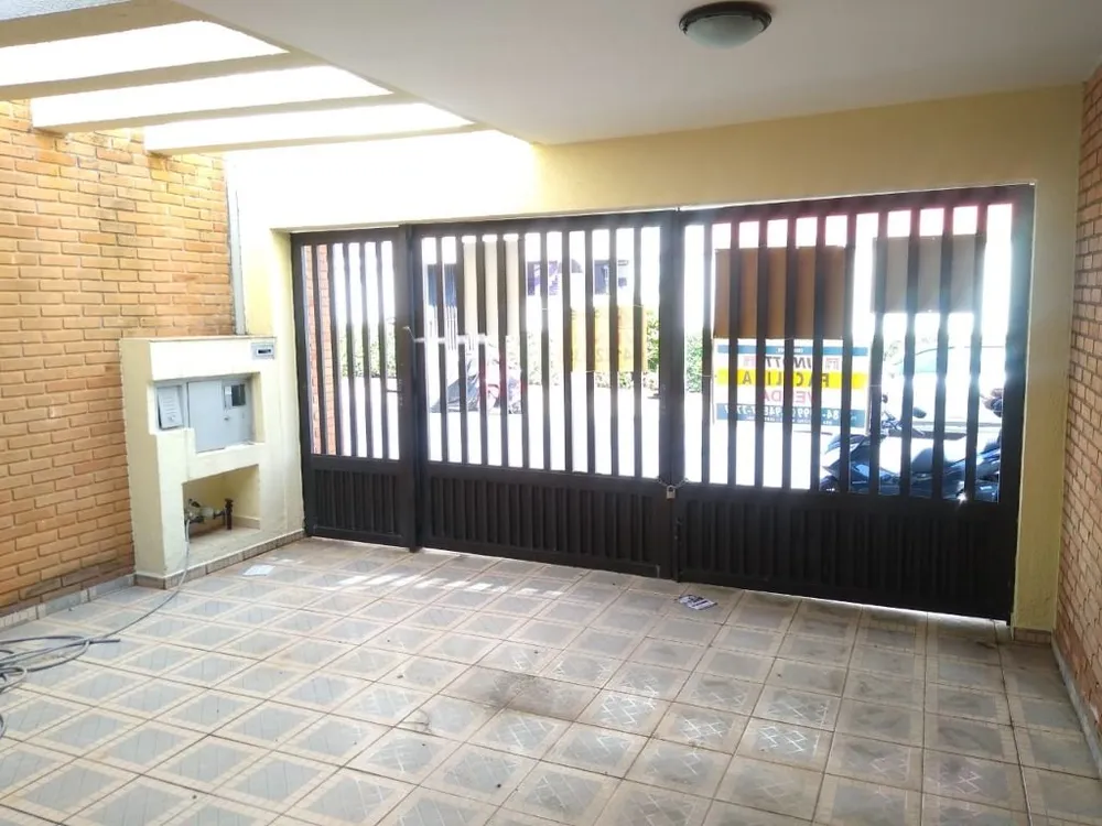 Sobrado, 3 quartos, 214 m² - Foto 1