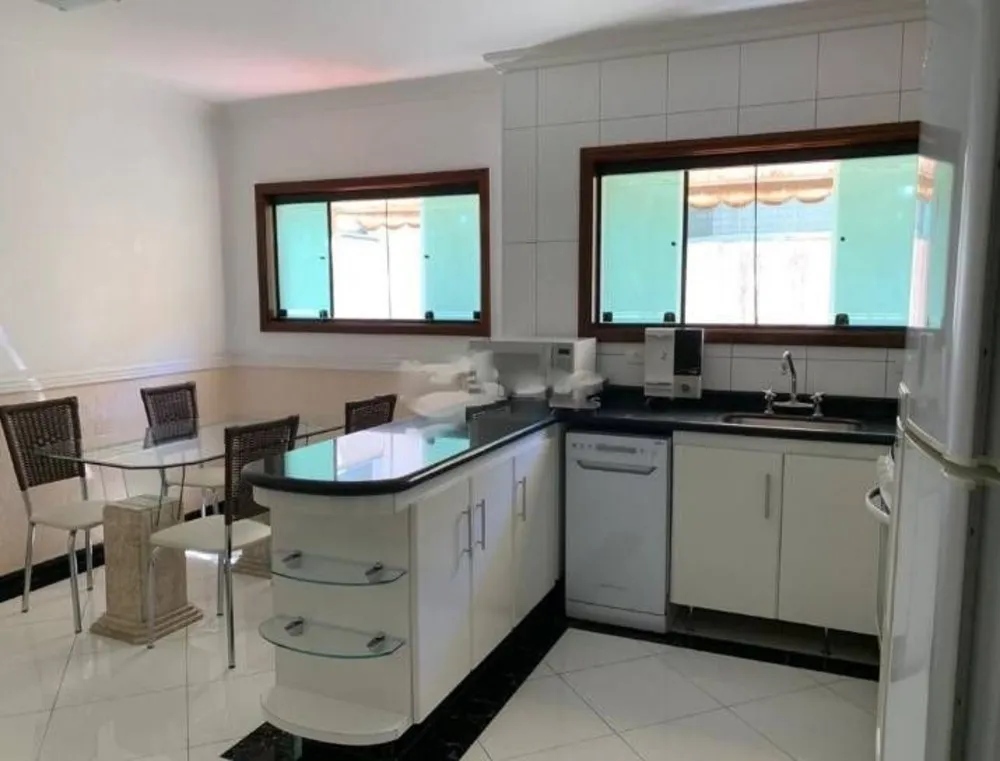 Sobrado, 3 quartos, 247 m² - Foto 2