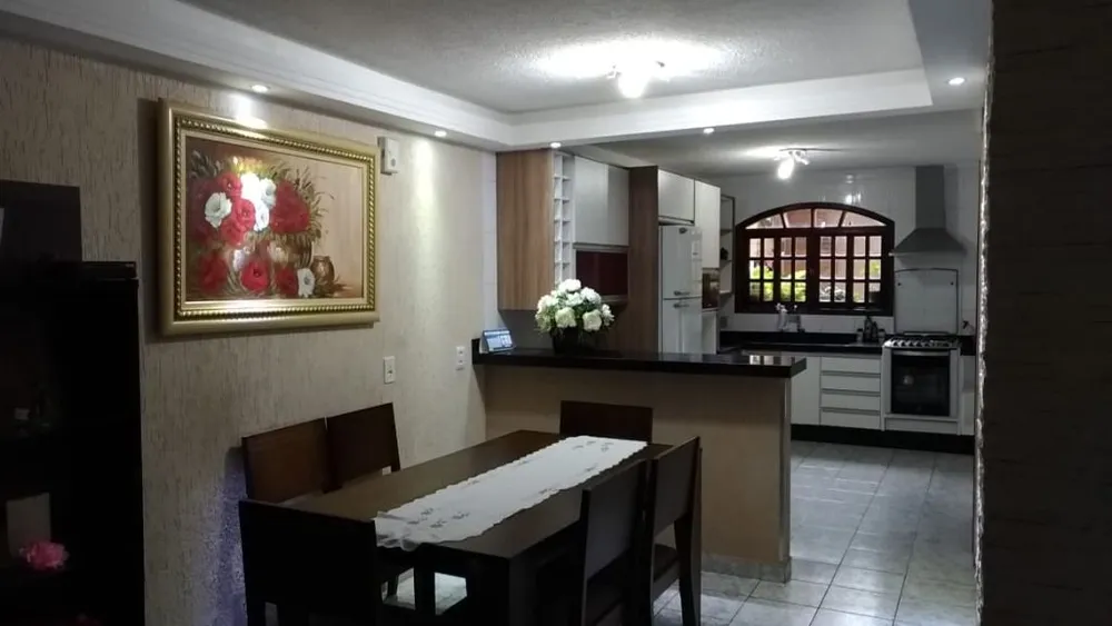 Sobrado, 3 quartos, 198 m² - Foto 1