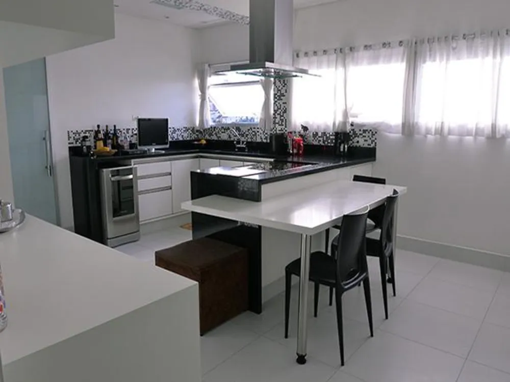 Apartamento, 3 quartos, 198 m² - Foto 3