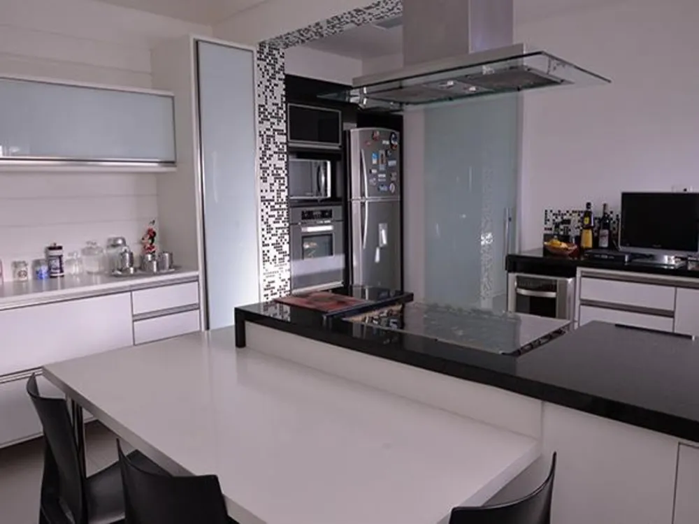 Apartamento, 3 quartos, 198 m² - Foto 1