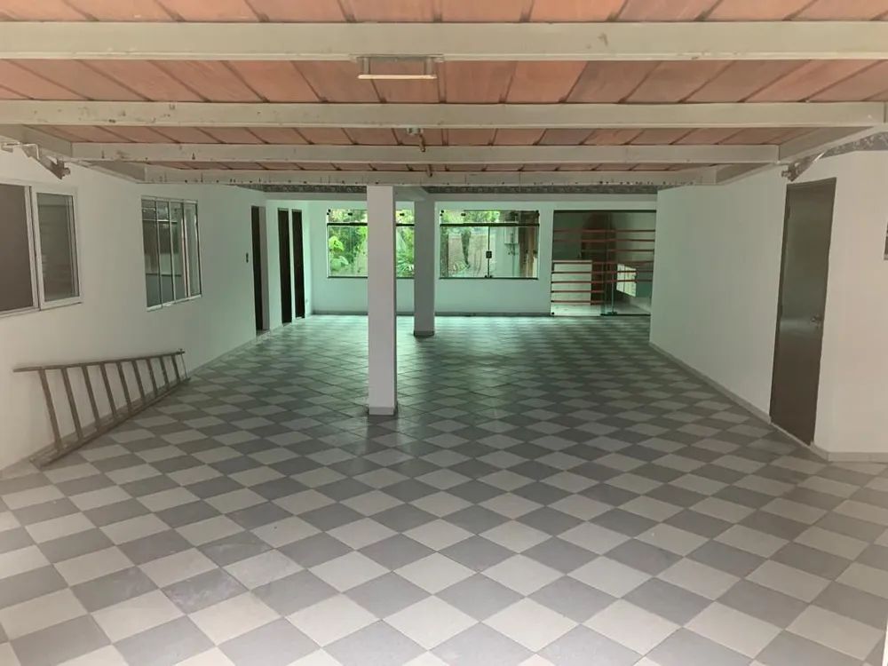 Sobrado, 3 quartos, 348 m² - Foto 1