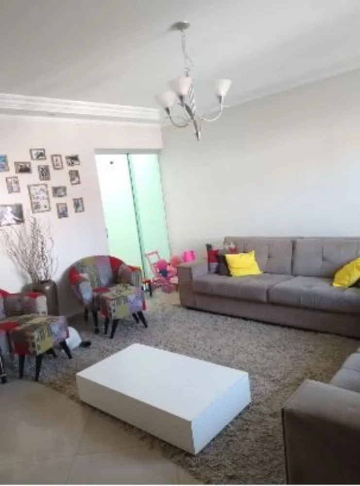 Sobrado, 3 quartos, 217 m² - Foto 1