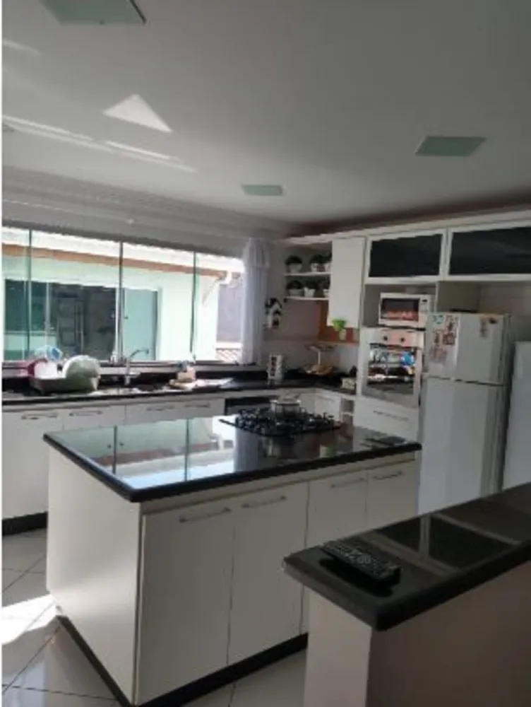 Sobrado, 3 quartos, 217 m² - Foto 3