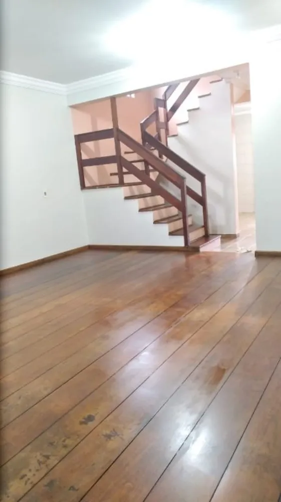 Casa, 5 quartos, 244 m² - Foto 2