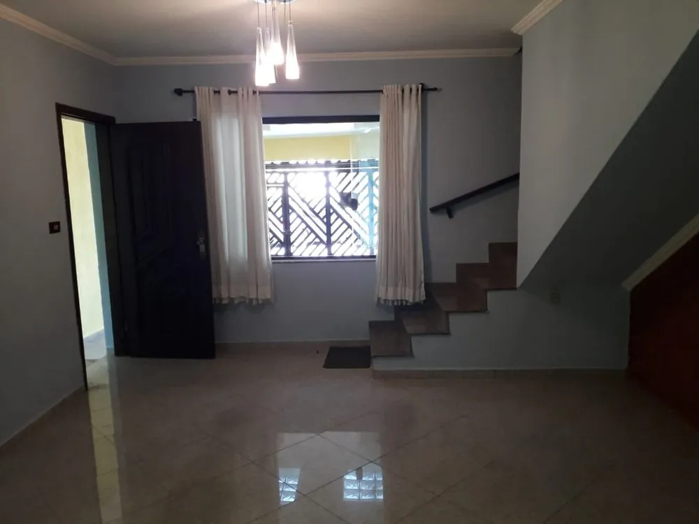 Sobrado, 3 quartos, 218 m² - Foto 1