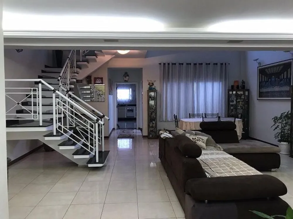 Sobrado, 3 quartos, 482 m² - Foto 1