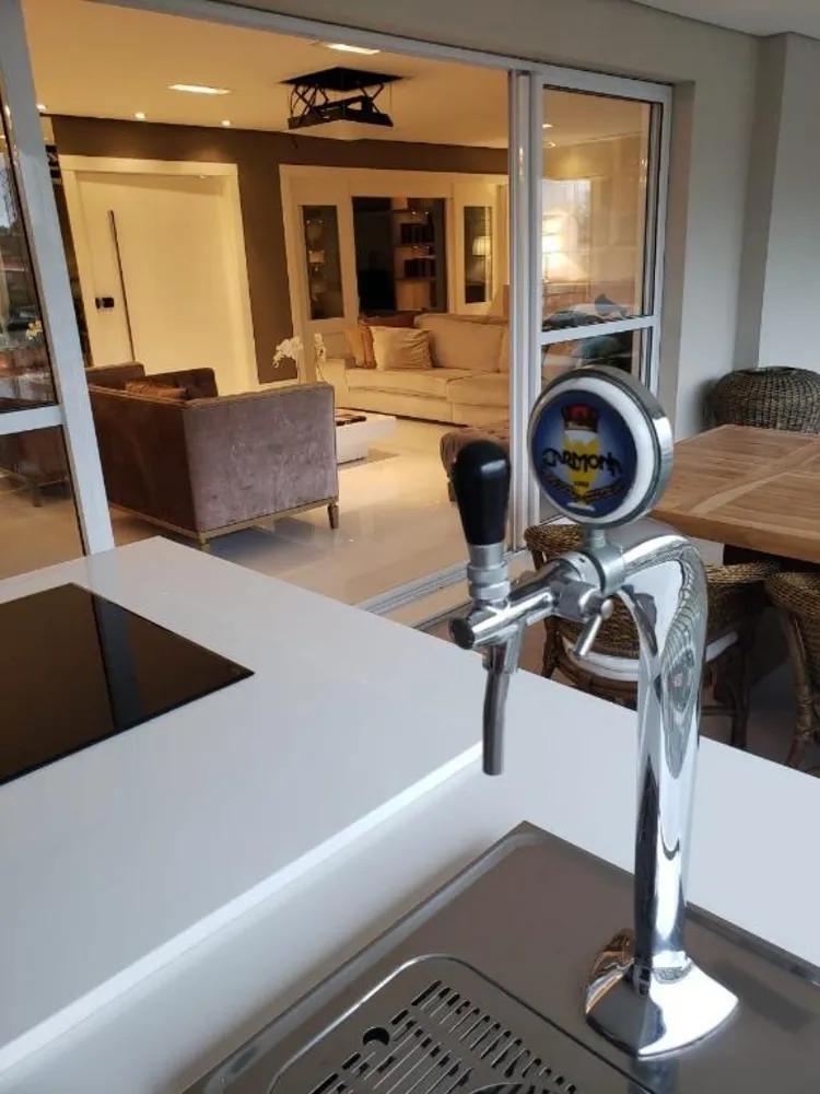 Apartamento, 3 quartos, 242 m² - Foto 2