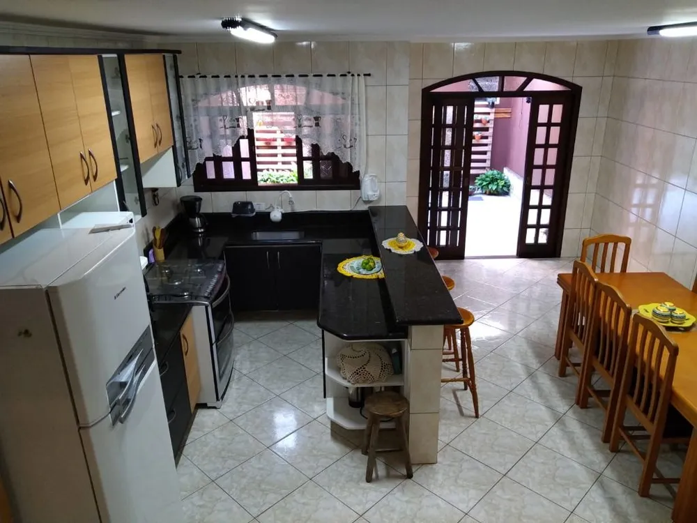 Sobrado, 3 quartos, 200 m² - Foto 1