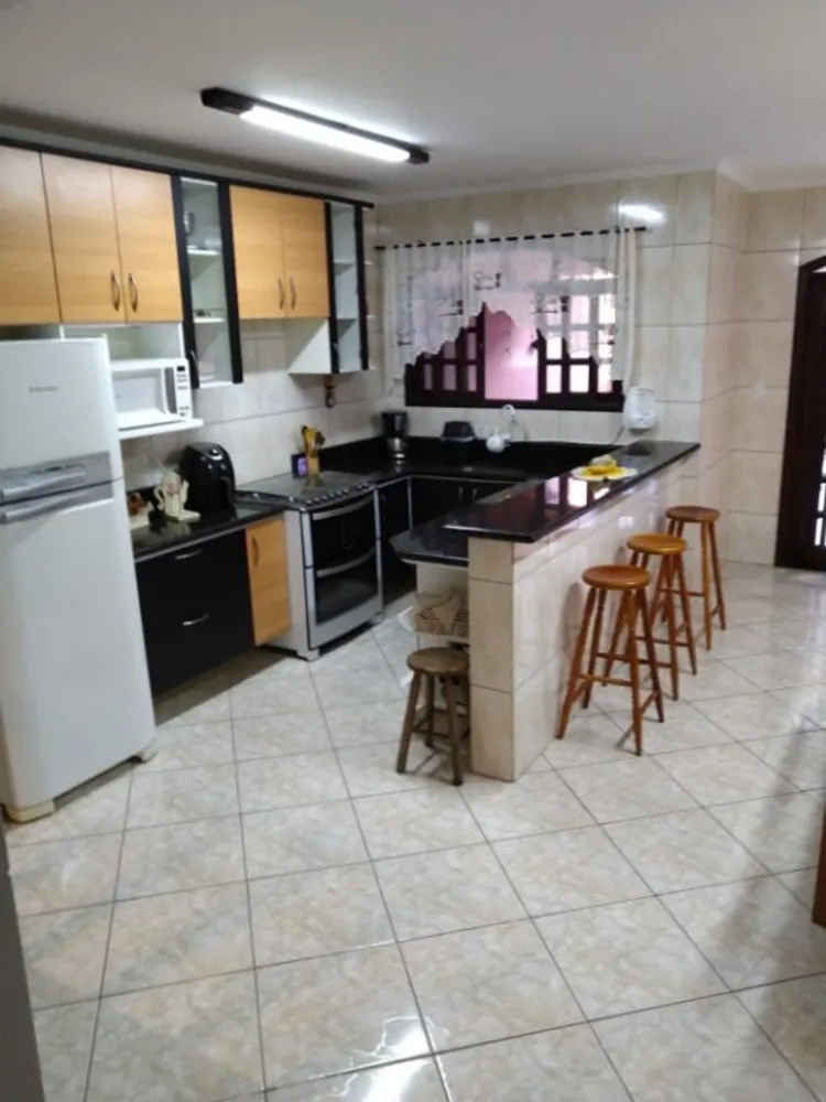 Sobrado, 3 quartos, 200 m² - Foto 2