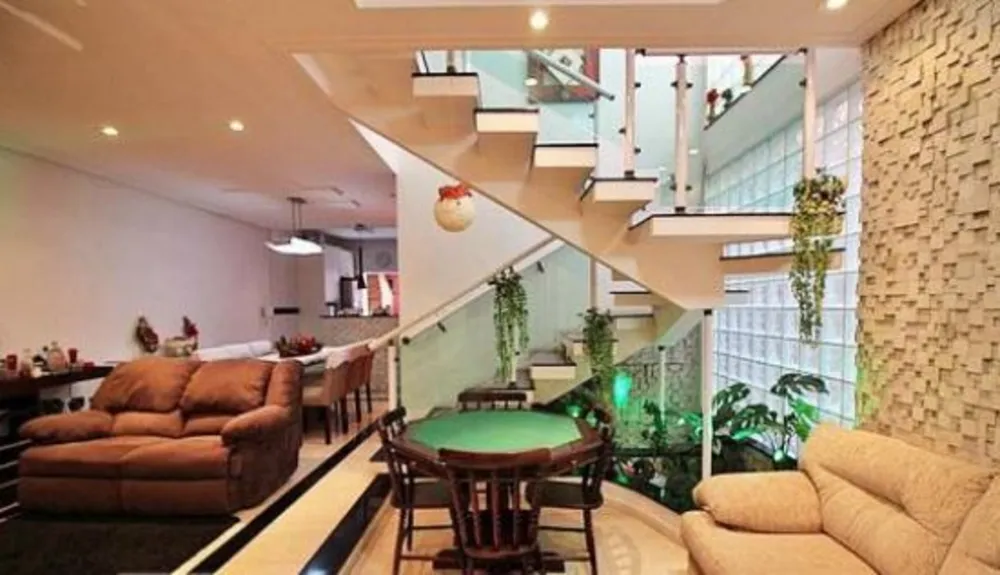 Sobrado, 3 quartos, 213 m² - Foto 2