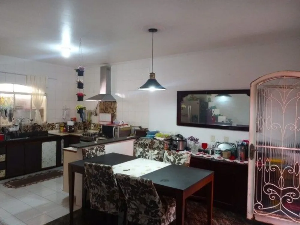 Sobrado, 3 quartos, 233 m² - Foto 1
