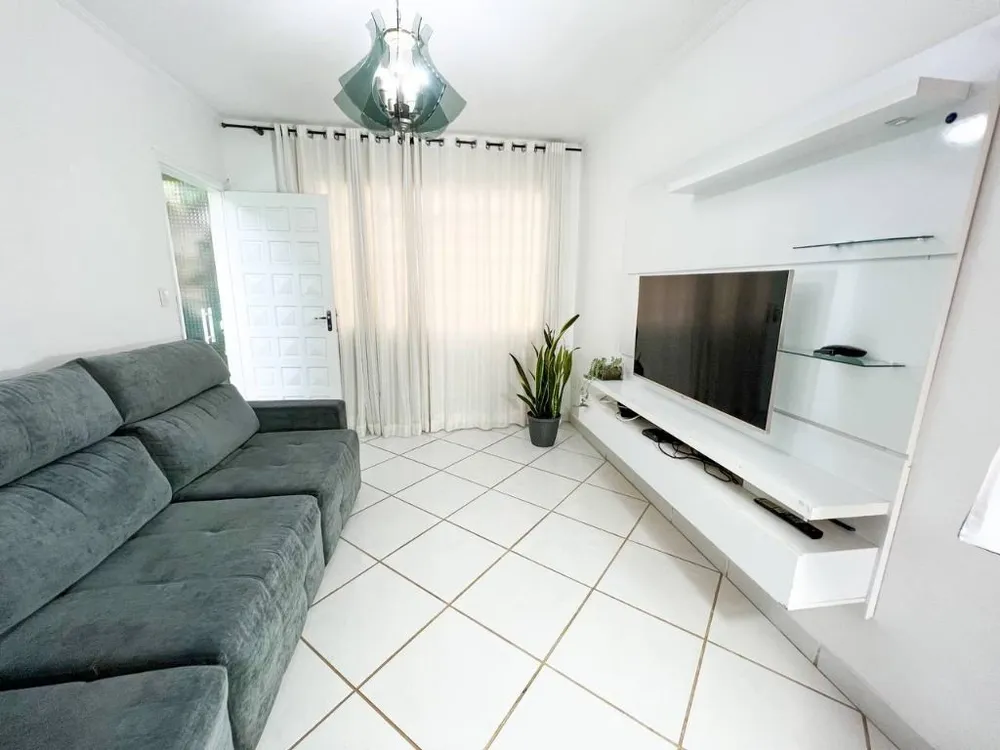Casa, 4 quartos, 203 m² - Foto 1