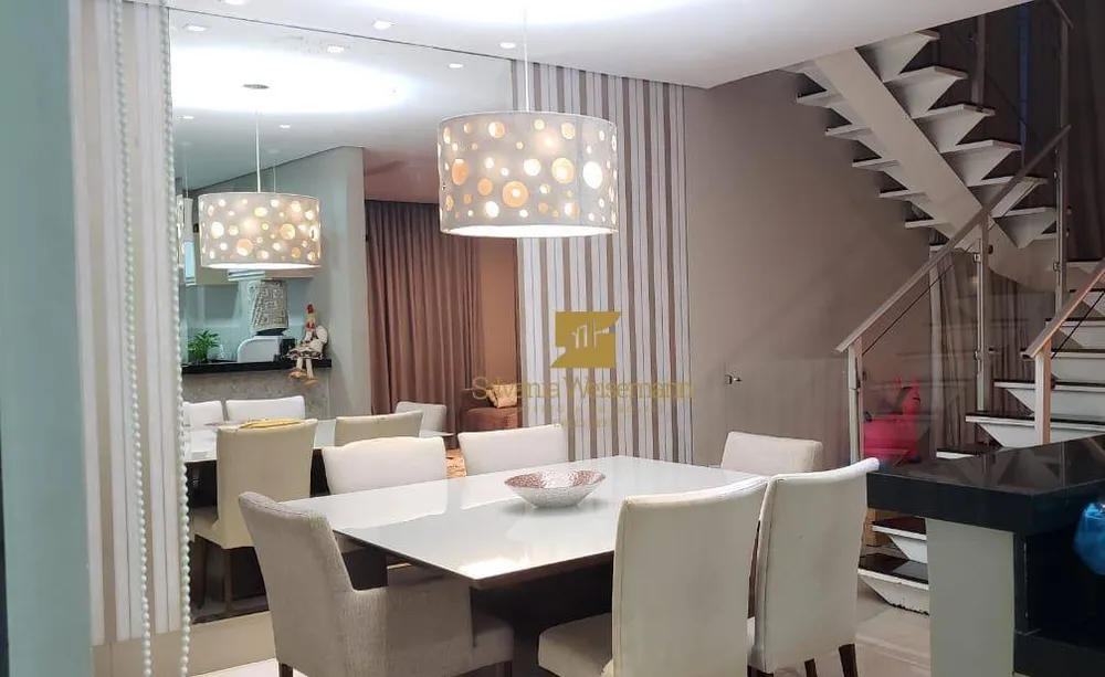 Sobrado, 3 quartos, 229 m² - Foto 1