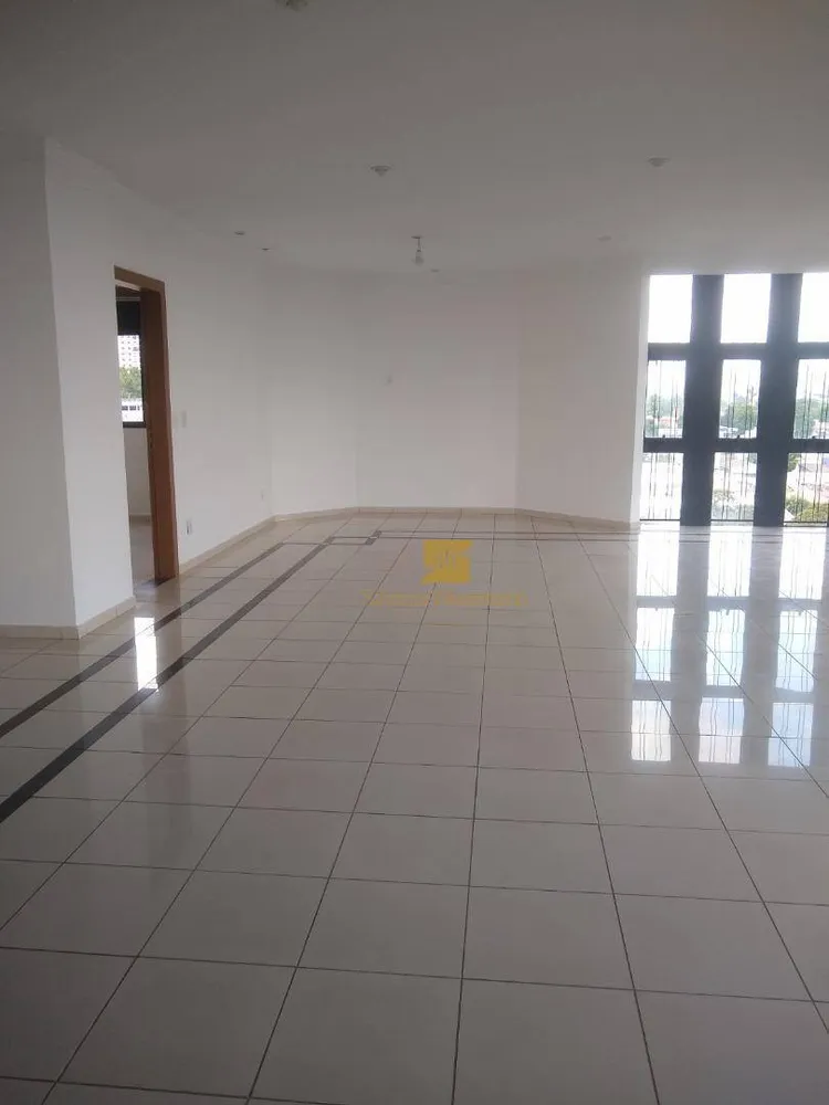 Apartamento, 3 quartos, 261 m² - Foto 2