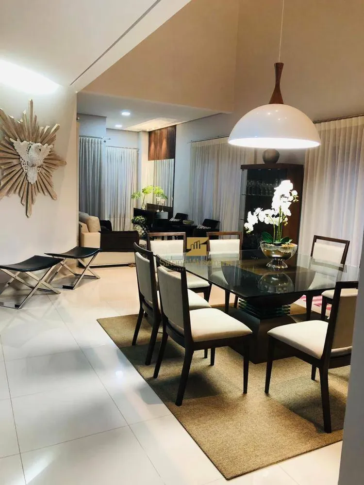 Sobrado, 4 quartos, 317 m² - Foto 1