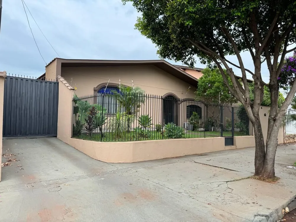 Casa, 3 quartos, 400 m² - Foto 1