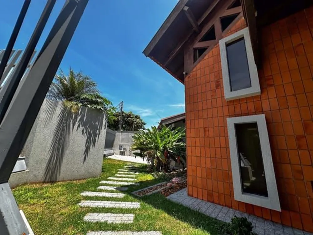 Casa, 4 quartos, 237 m² - Foto 2