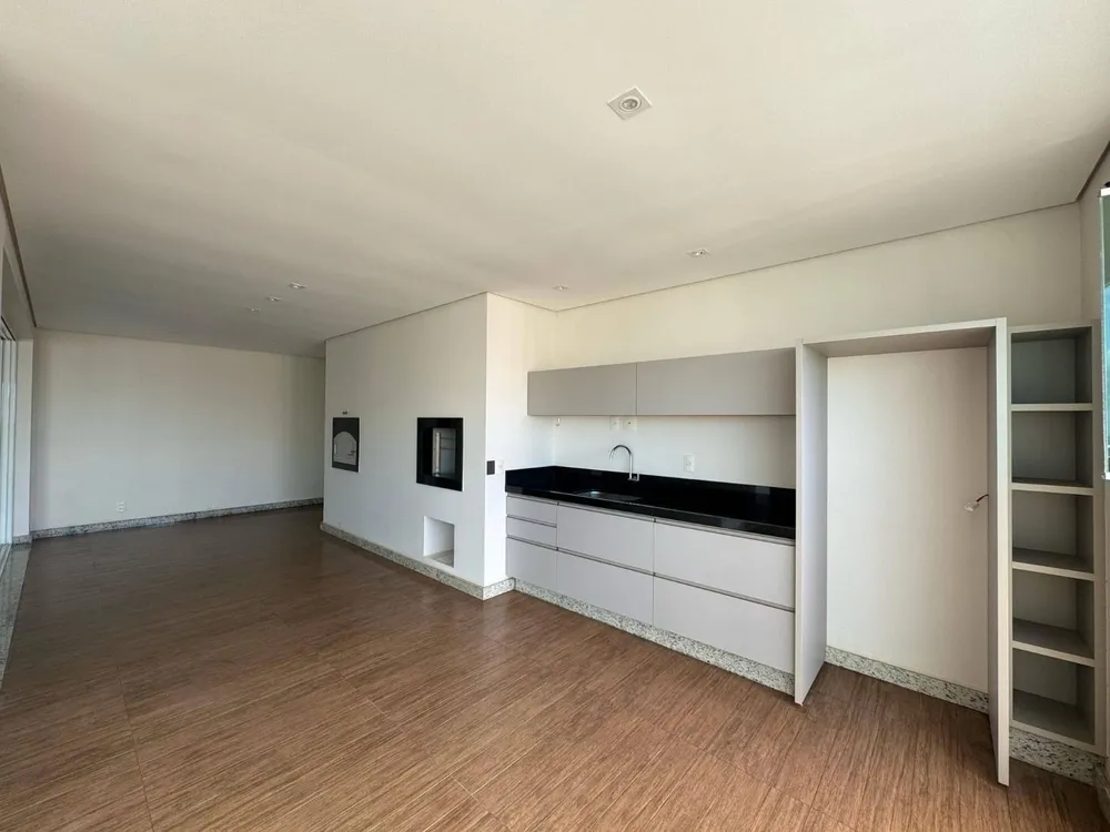 Apartamento, 3 quartos, 236 m² - Foto 2