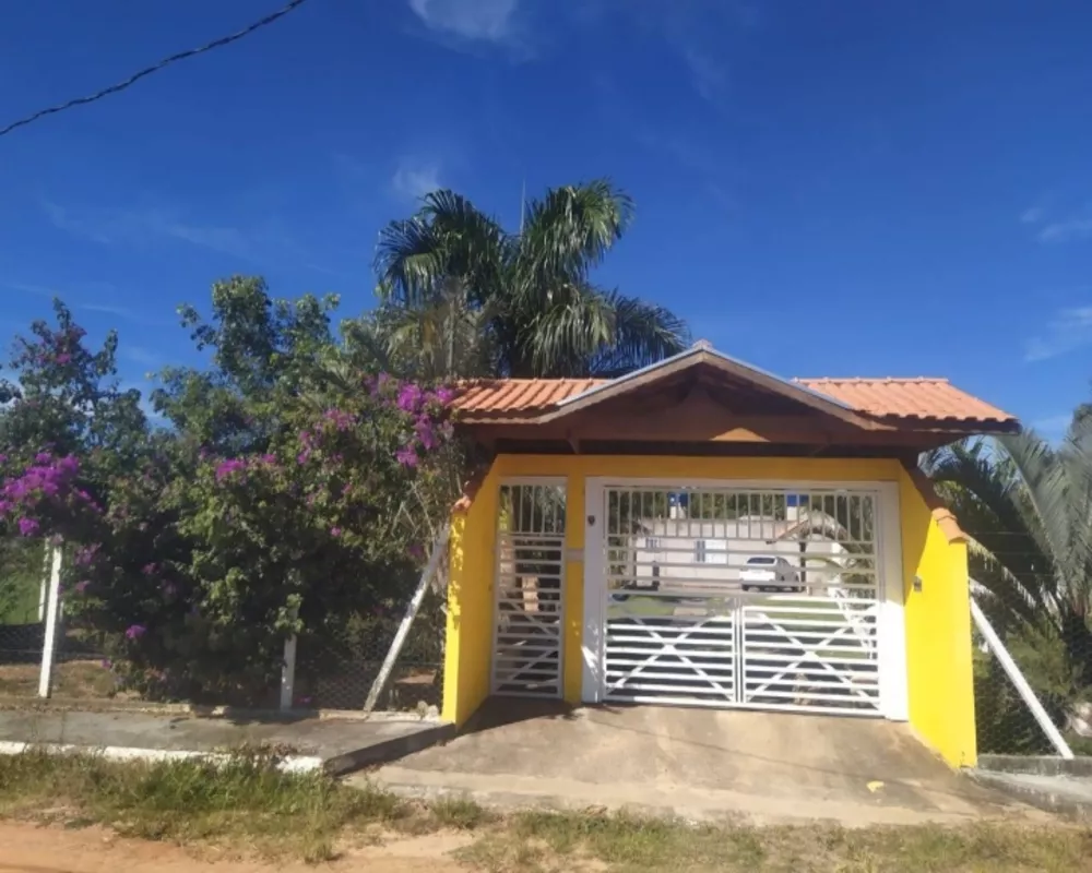 Fazenda à venda com 3 quartos, 250m² - Foto 1