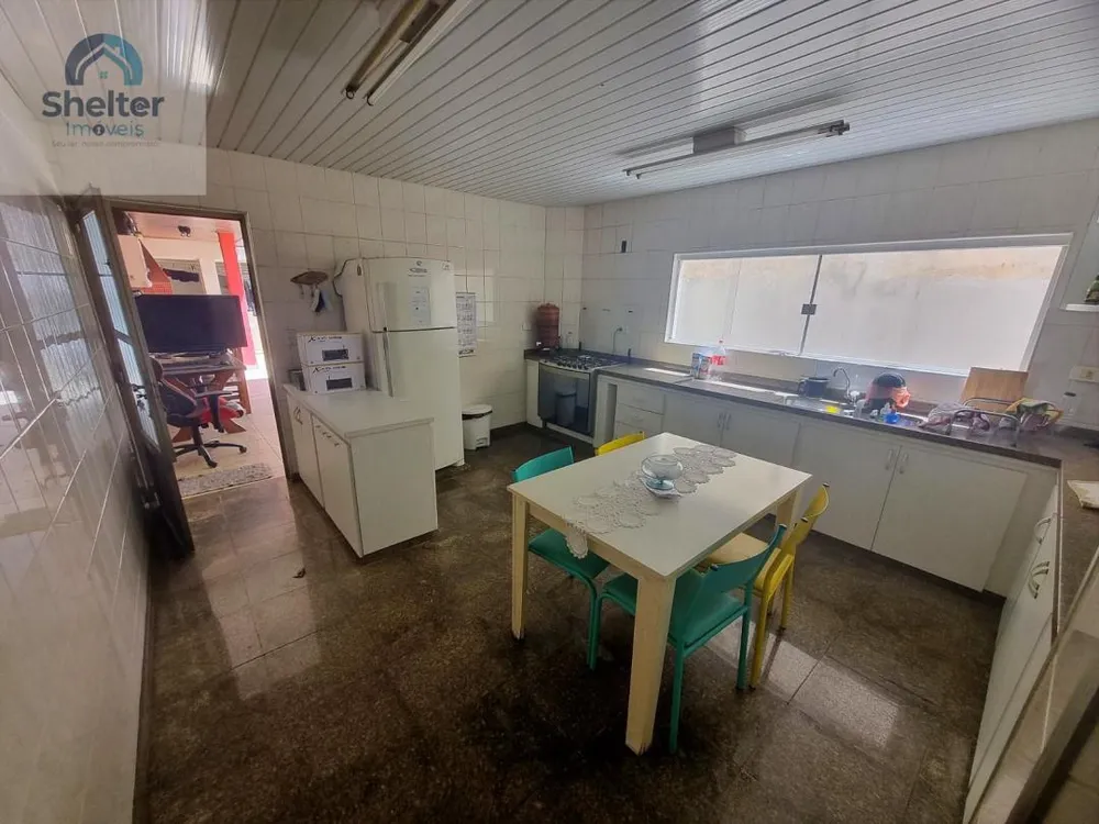 Casa, 3 quartos, 240 m² - Foto 11