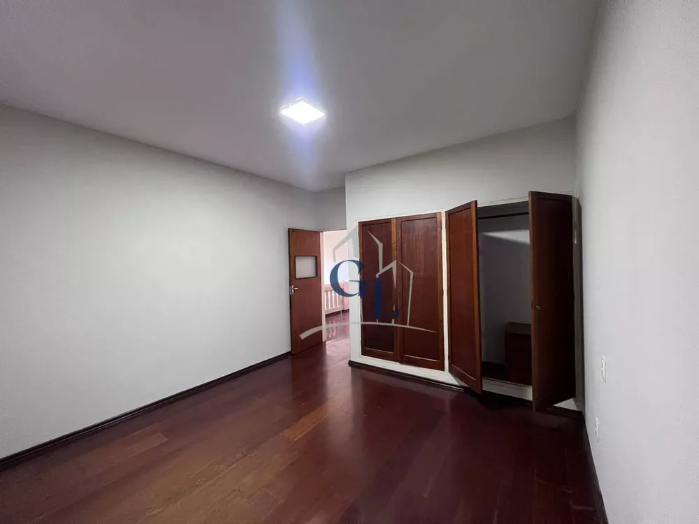 Casa para alugar com 4 quartos, 230m² - Foto 3