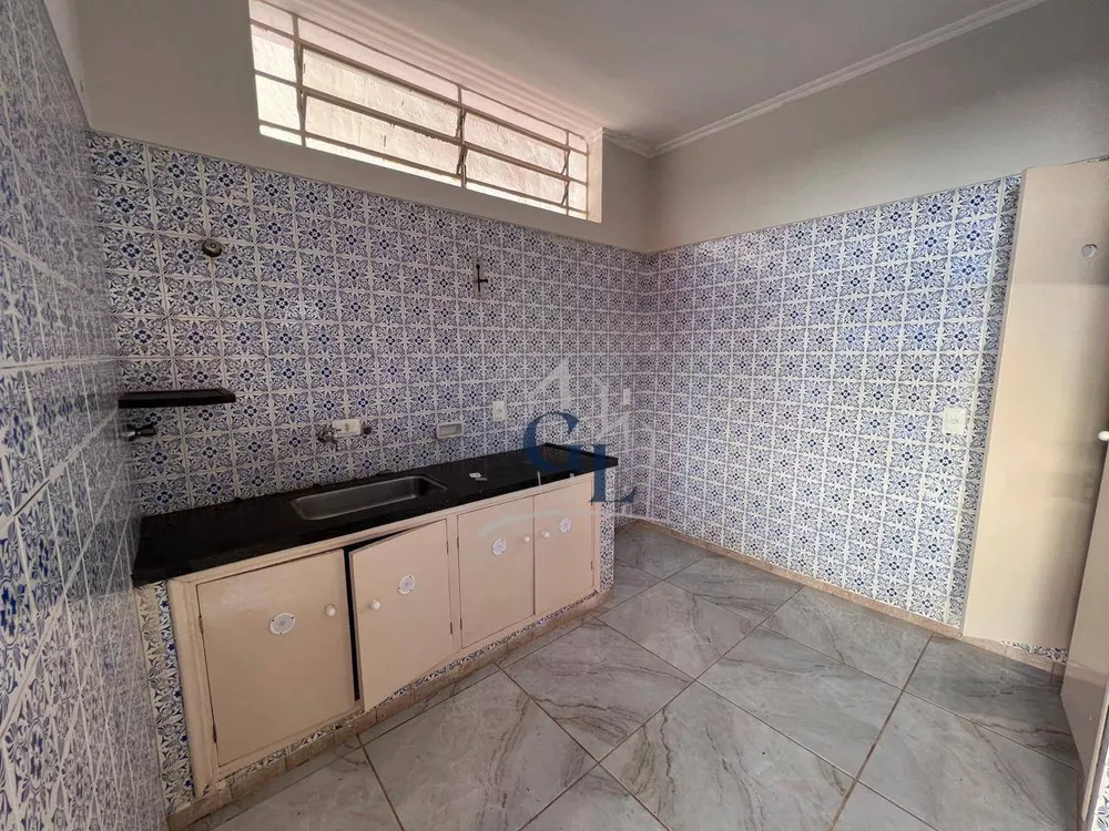 Casa para alugar com 4 quartos, 230m² - Foto 4