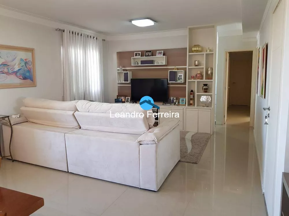 Apartamento à venda com 3 quartos, 180m² - Foto 2